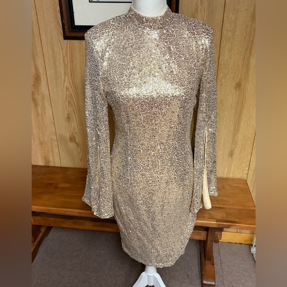 NWT New York & Company Gold Sequin Long Sleeve Dress Size M - Picture 1 of 11